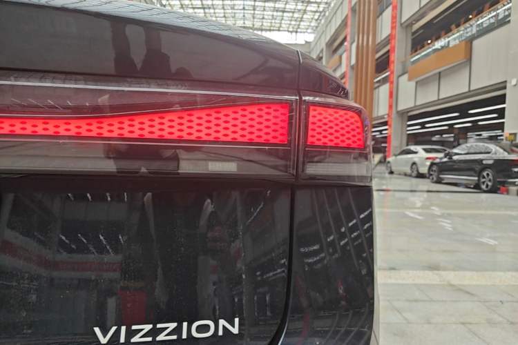 Used Volkswagen ID.7 VIZZION 2024 First Edition Right Rear Taillight