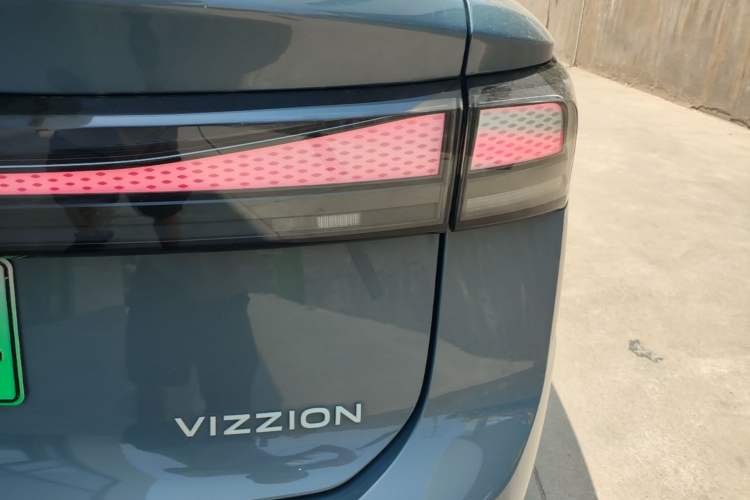 Used Volkswagen ID.7 VIZZION 2024 AIR model Right Rear Taillight