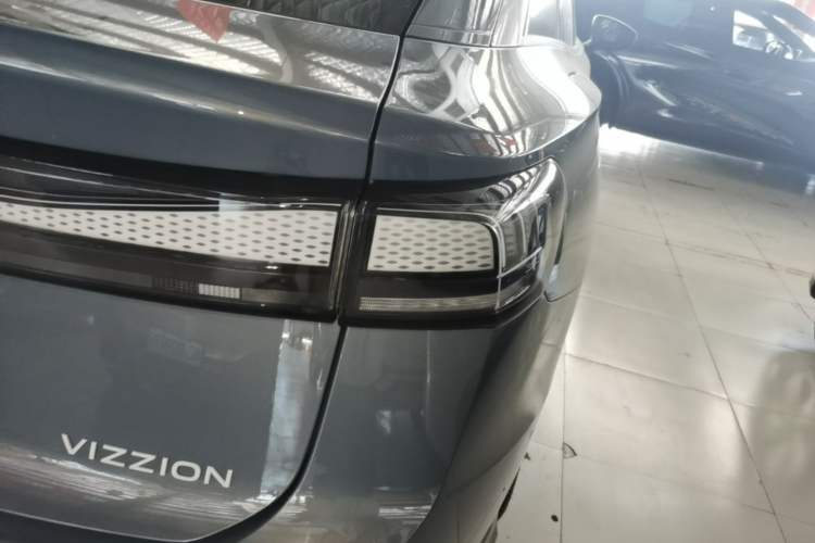 Used Volkswagen ID.7 VIZZION 2024 AIR model Right Rear Taillight