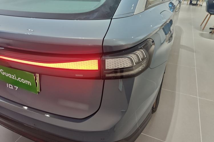Used Volkswagen ID.7 VIZZION 2024 AIR model Right Rear Taillight
