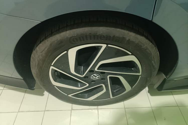 Used Volkswagen ID.7 VIZZION 2024 PRO Model Right Rear Wheel Hub