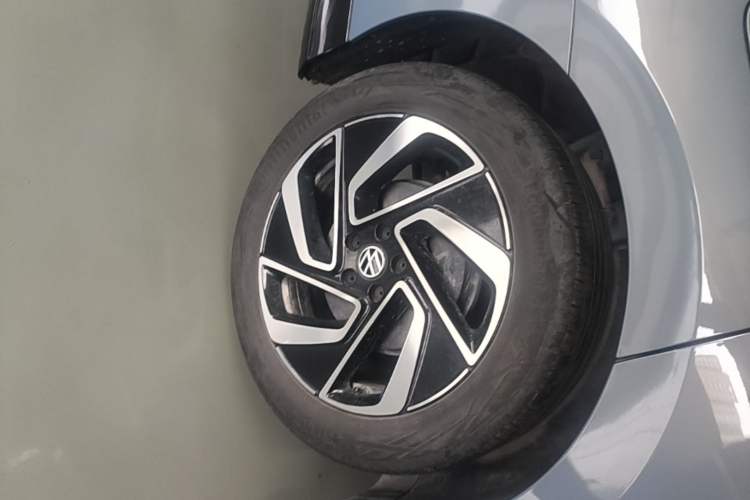 Used Volkswagen ID.7 VIZZION 2024 PRO Model Right Rear Wheel Hub