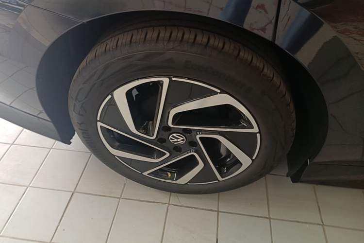 Used Volkswagen ID.7 VIZZION 2024 PRO Model Right Rear Wheel Hub