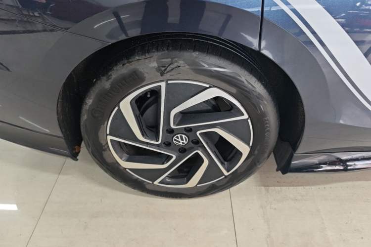 Used Volkswagen ID.7 VIZZION 2024 PRO Model Right Rear Wheel Hub