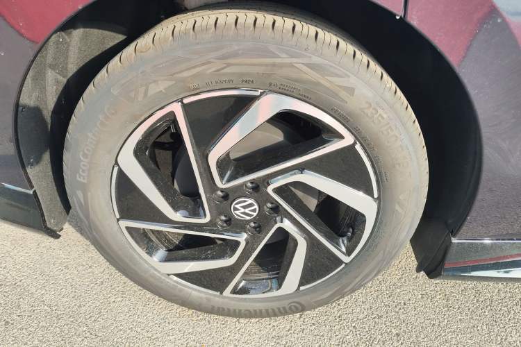 Used Volkswagen ID.7 VIZZION 2024 PRO Model Right Rear Wheel Hub