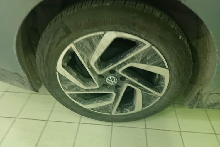 Used Volkswagen ID.7 VIZZION 2024 PRO Model Right Rear Wheel Hub