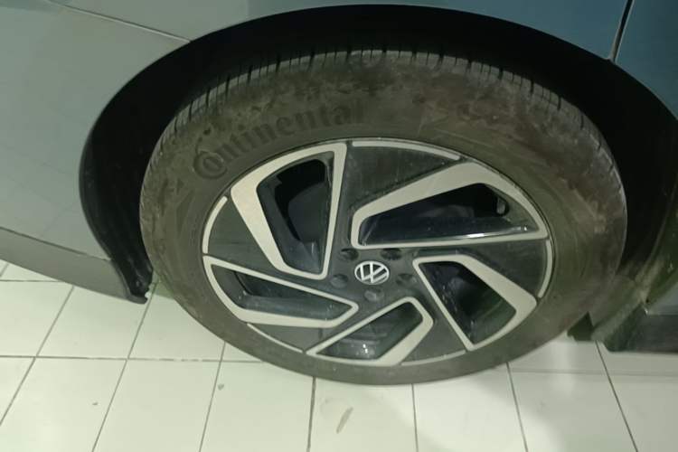 Used Volkswagen ID.7 VIZZION 2024 PRO Model Right Rear Wheel Hub
