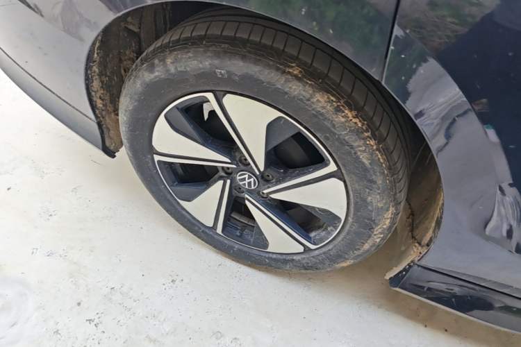 Used Volkswagen ID.7 VIZZION 2024 AIR model Right Rear Wheel Hub