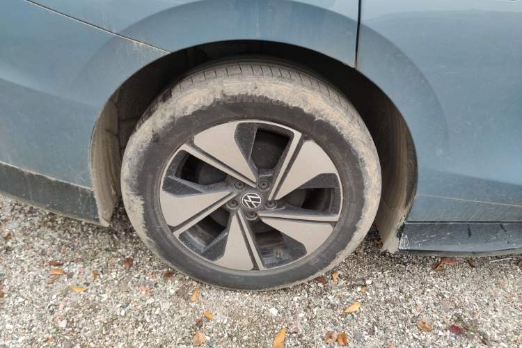Used Volkswagen ID.7 VIZZION 2024 AIR model Right Rear Wheel Hub