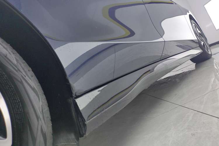 Used Volkswagen ID.7 VIZZION 2024 First Edition Right Side Sill
