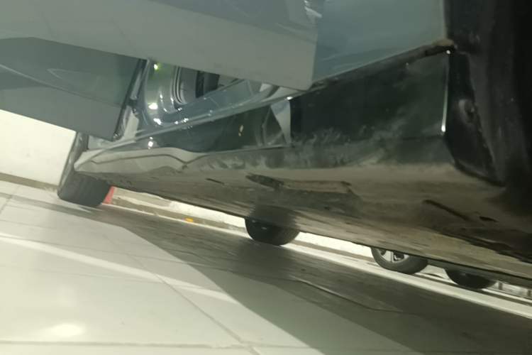 Used Volkswagen ID.7 VIZZION 2024 PRO Model Right Side Sill