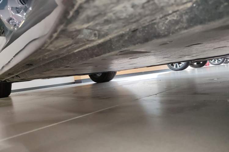 Used Volkswagen ID.7 VIZZION 2024 AIR model Right Side Sill