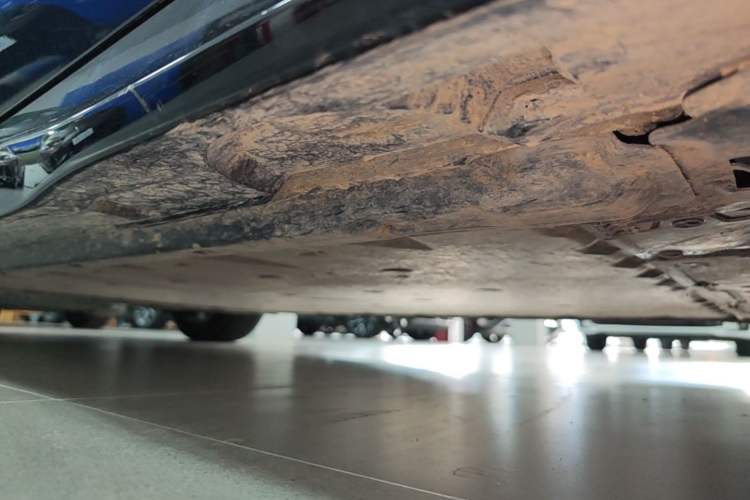 Used Volkswagen ID.7 VIZZION 2024 AIR model Right Side Sill