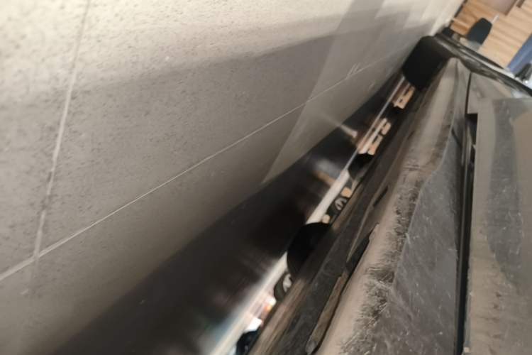 Used Volkswagen ID.7 VIZZION 2024 First Edition Right Side Sill