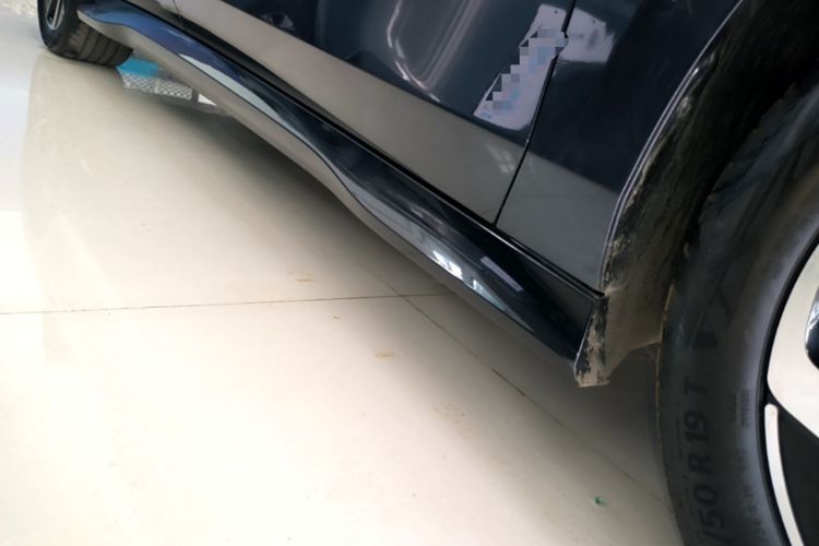 Used Volkswagen ID.7 VIZZION 2024 PRO Model Right Side Sill