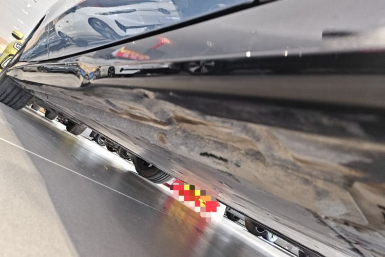 Used Volkswagen ID.7 VIZZION 2024 AIR model Right Side Sill