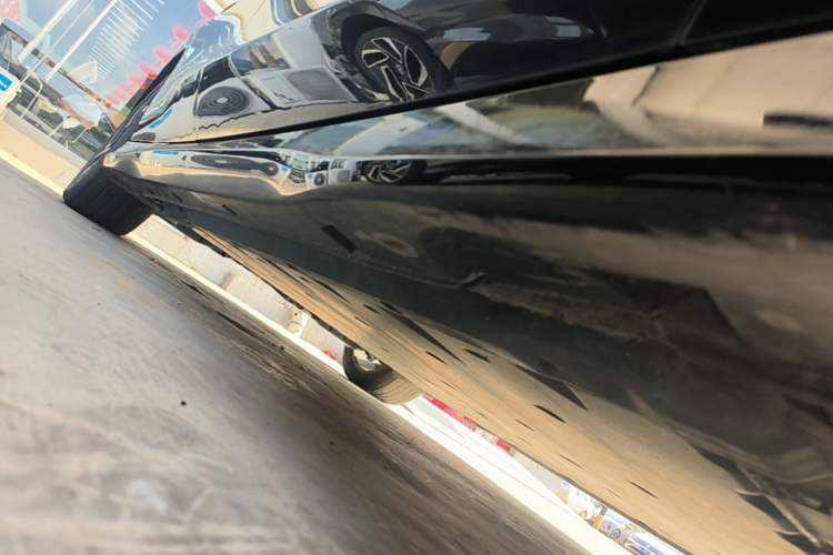 Used Volkswagen ID.7 VIZZION 2024 First Edition Right Side Sill