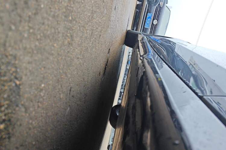 Used Volkswagen ID.7 VIZZION 2024 PRO Model Right Side Sill