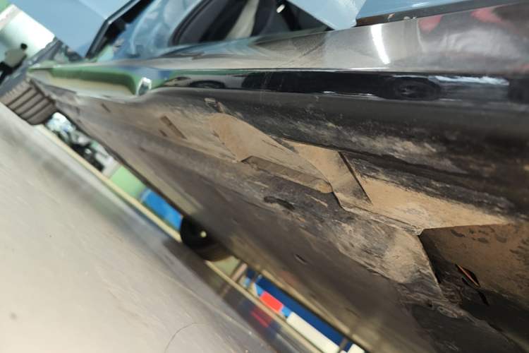 Used Volkswagen ID.7 VIZZION 2024 PRO Model Right Side Sill