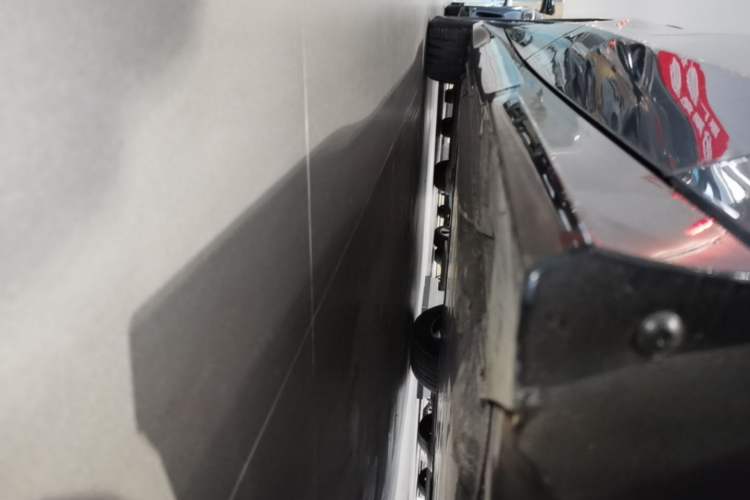 Used Volkswagen ID.7 VIZZION 2024 AIR model Right Side Sill