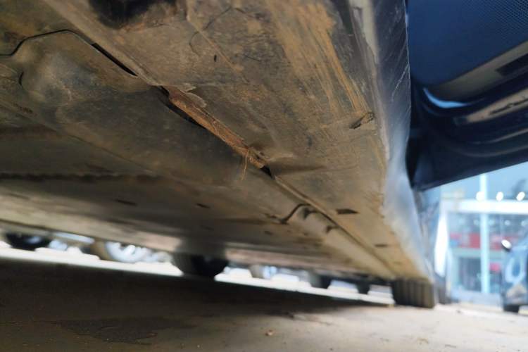 Used Volkswagen ID.7 VIZZION 2024 AIR model Right Side Sill
