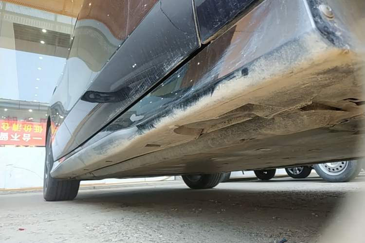 Used Volkswagen ID.7 VIZZION 2024 First Edition Right Side Sill