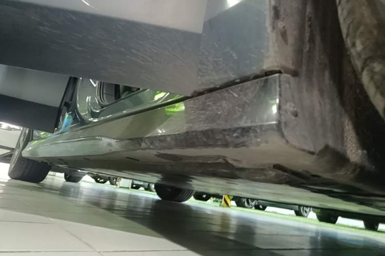 Used Volkswagen ID.7 VIZZION 2024 PRO Model Right Side Sill