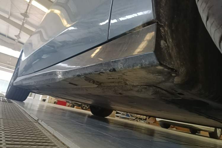 Used Volkswagen ID.7 VIZZION 2024 PRO Model Right Side Sill