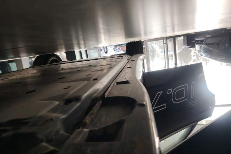 Used Volkswagen ID.7 VIZZION 2024 First Edition Right Side Sill