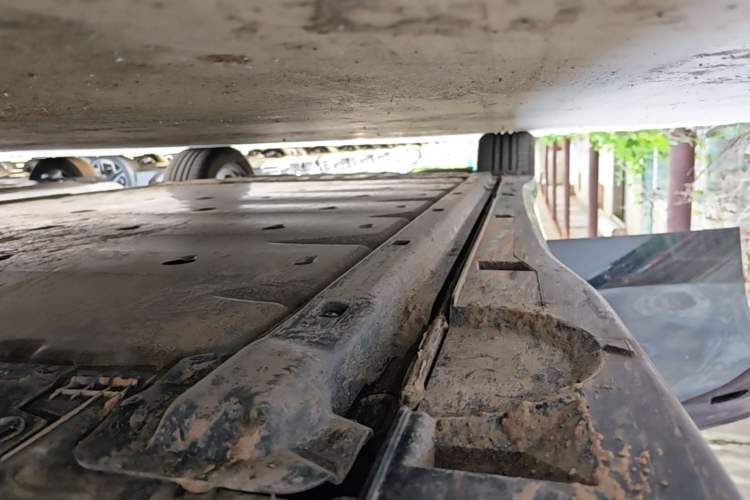 Used Volkswagen ID.7 VIZZION 2024 AIR model Right Side Sill