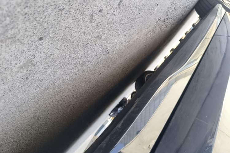 Used Volkswagen ID.7 VIZZION 2024 First Edition Right Side Sill