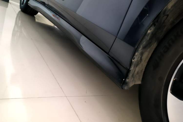 Used Volkswagen ID.7 VIZZION 2024 AIR model Right Side Sill