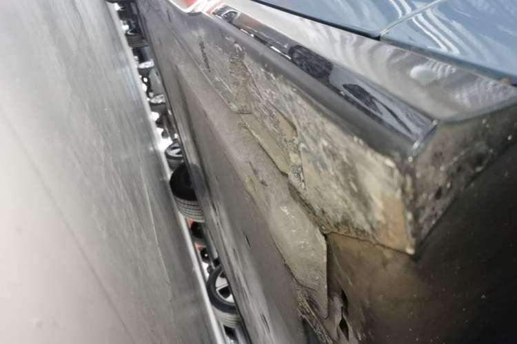 Used Volkswagen ID.7 VIZZION 2024 AIR model Right Side Sill