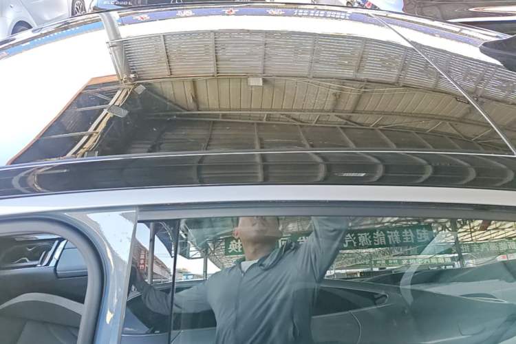 Used Volkswagen ID.7 VIZZION 2024 PRO Model Roof