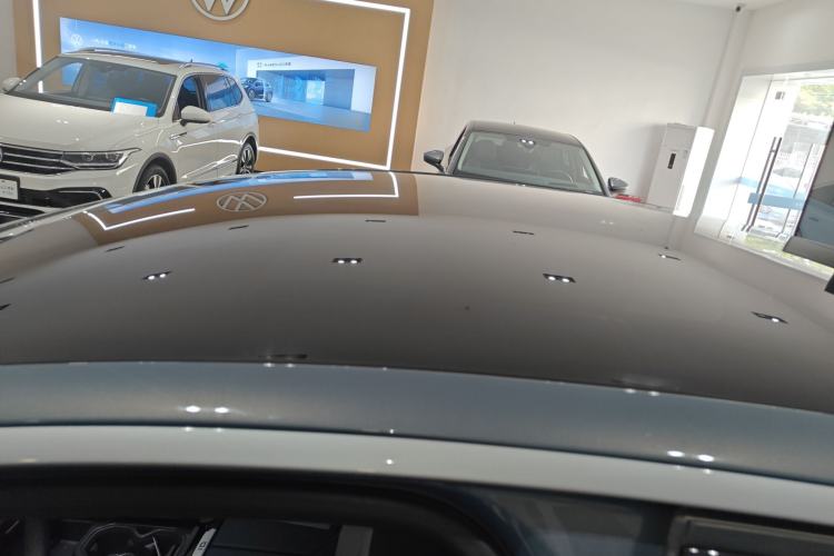 Used Volkswagen ID.7 VIZZION 2024 AIR model Roof