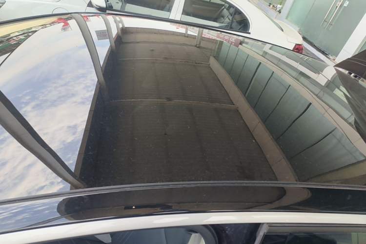 Used Volkswagen ID.7 VIZZION 2024 PRO Model Roof