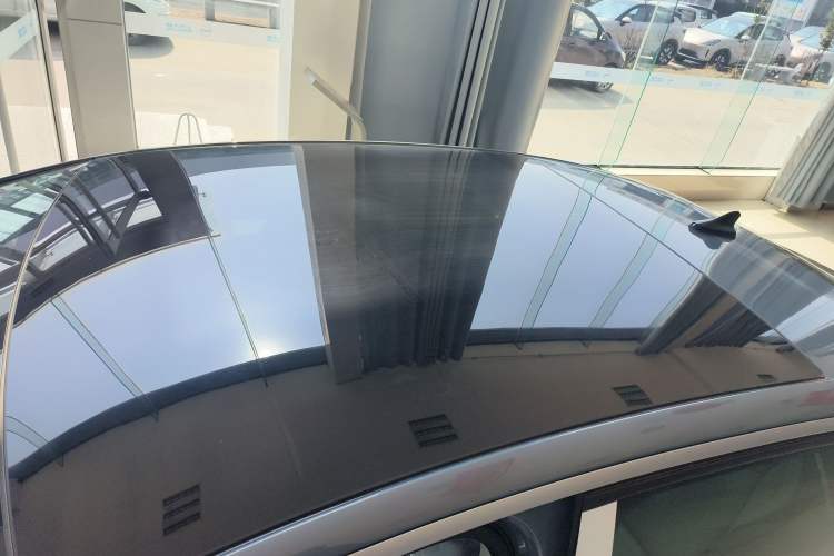 Used Volkswagen ID.7 VIZZION 2024 AIR model Roof