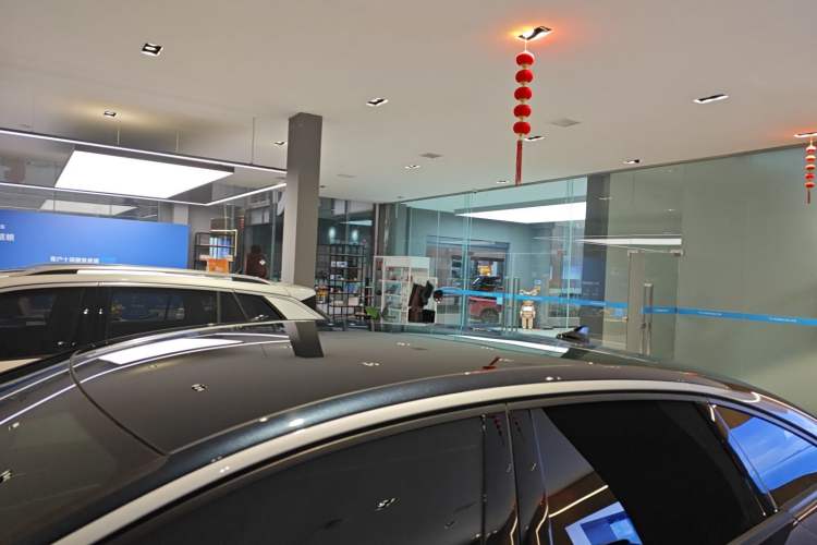 Used Volkswagen ID.7 VIZZION 2024 AIR model Roof