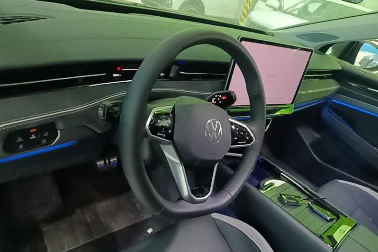 Used Volkswagen ID.7 VIZZION 2024 PRO Model Steering Wheel