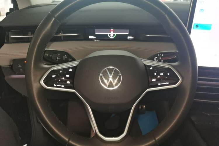 Used Volkswagen ID.7 VIZZION 2024 AIR model Steering Wheel