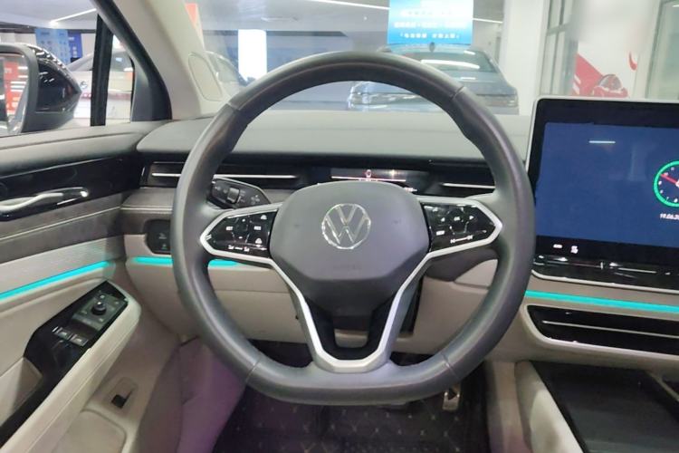 Used Volkswagen ID.7 VIZZION 2024 First Edition Steering Wheel