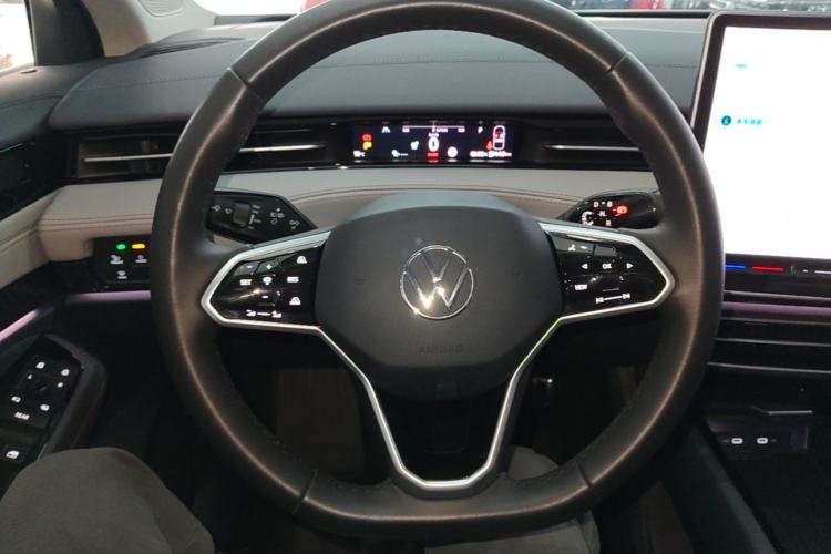 Used Volkswagen ID.7 VIZZION 2024 AIR model Steering Wheel