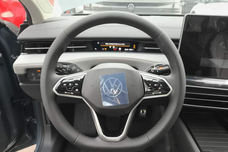 Used Volkswagen ID.7 VIZZION 2024 AIR model Steering Wheel