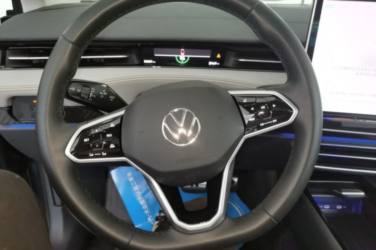 Used Volkswagen ID.7 VIZZION 2024 AIR model Steering Wheel