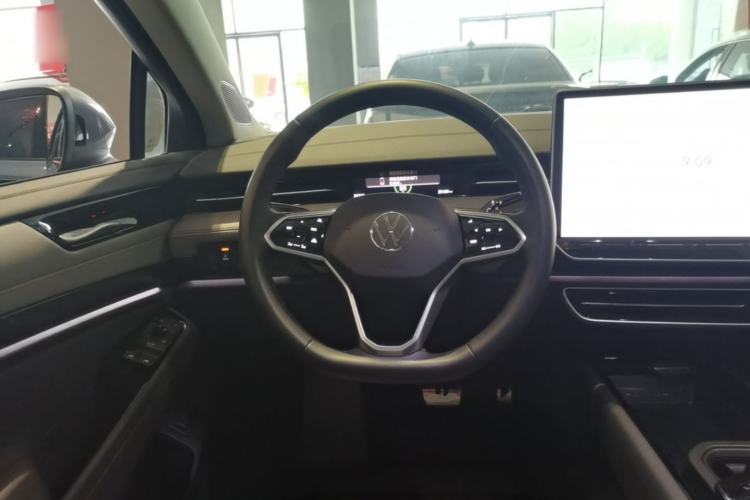 Used Volkswagen ID.7 VIZZION 2024 AIR model Steering Wheel