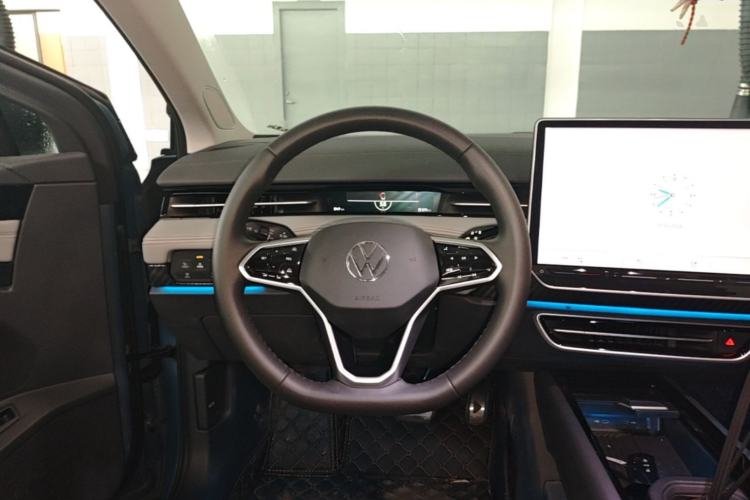 Used Volkswagen ID.7 VIZZION 2024 AIR model Steering Wheel