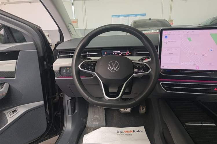 Used Volkswagen ID.7 VIZZION 2024 AIR model Steering Wheel