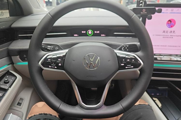 Used Volkswagen ID.7 VIZZION 2024 First Edition Steering Wheel