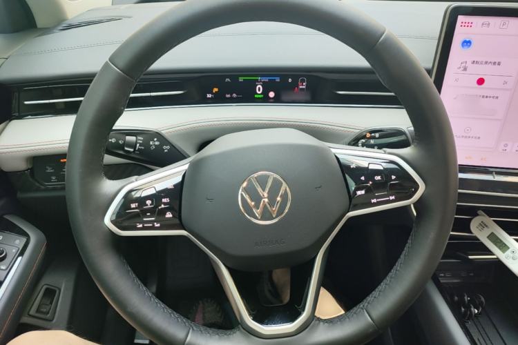 Used Volkswagen ID.7 VIZZION 2024 AIR model Steering Wheel