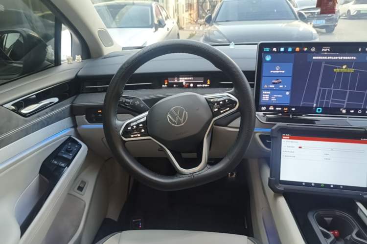 Used Volkswagen ID.7 VIZZION 2024 First Edition Steering Wheel